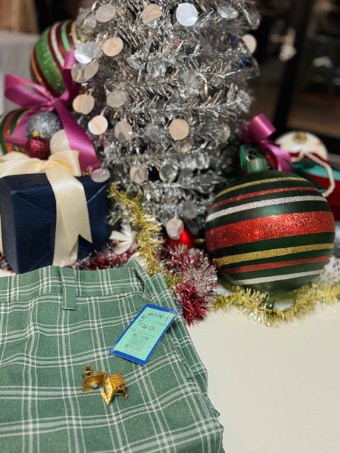 Our Criteria for the Perfect Vintage Gift This Holiday Season