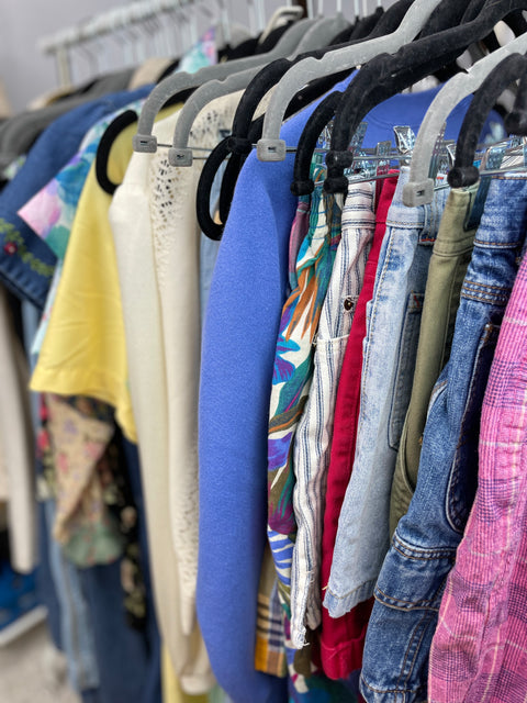 15 Thrifting Tips to Help You Thrift Like a Pro