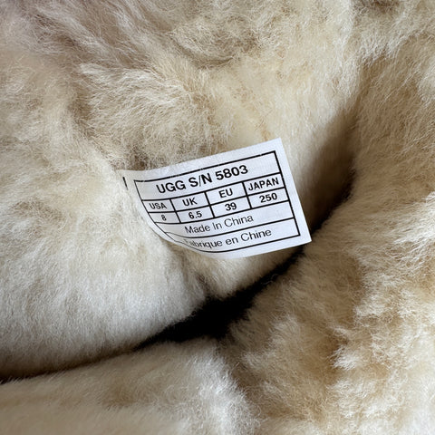 UGG Australia Boots with Bailey Button Size 8