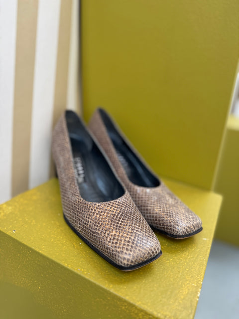 Stuart Weitzman Snakeskin Square Toe Heels Size 6