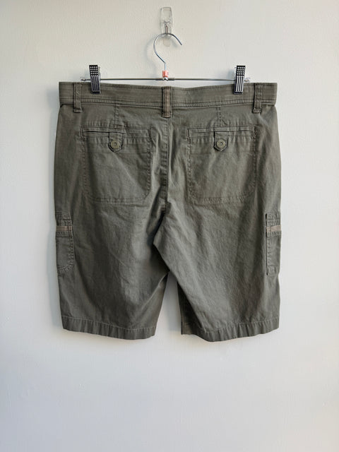 2000s GV Olive Long Shorts