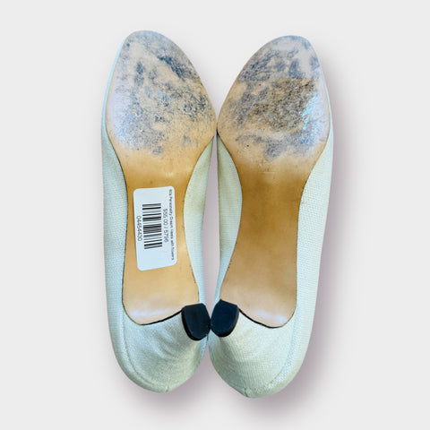 60s Personality Cream Heels with Flowers Size 7