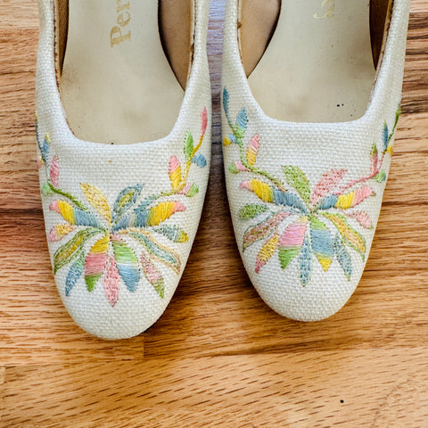 60s Personality Cream Heels with Flowers Size 7