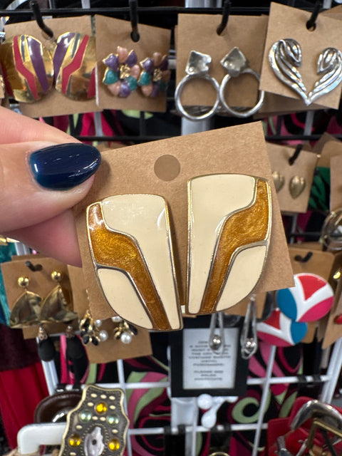 80s Cream Gold Shield earrings