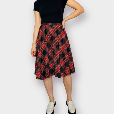 90s Red Plaid Pleated Skirt Size M