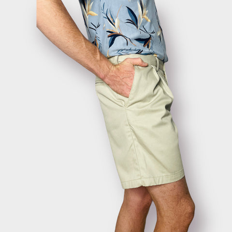 90s Wrangler Timber Creek Khaki pleat front shorts