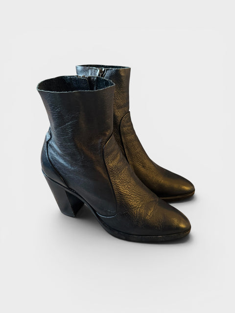 Y2K Black Chunky Heel Leather Boots size 9