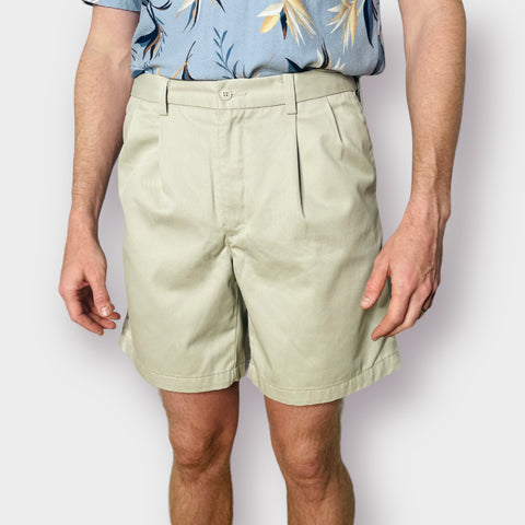 90s Wrangler Timber Creek Khaki pleat front shorts