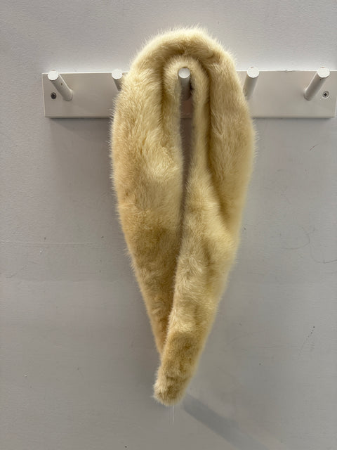 VTG Cream Fur Neck Wrap