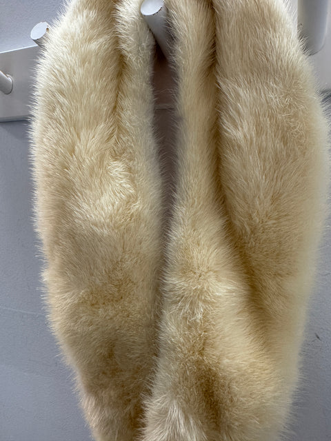 VTG Cream Fur Neck Wrap