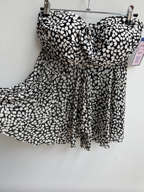 00s Black white strapless top
