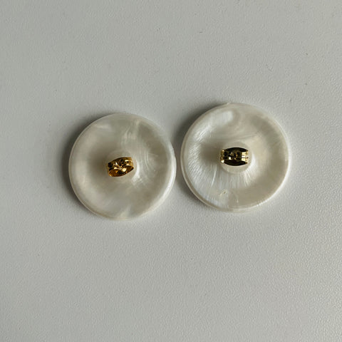 90s Pearly White Round Earrings